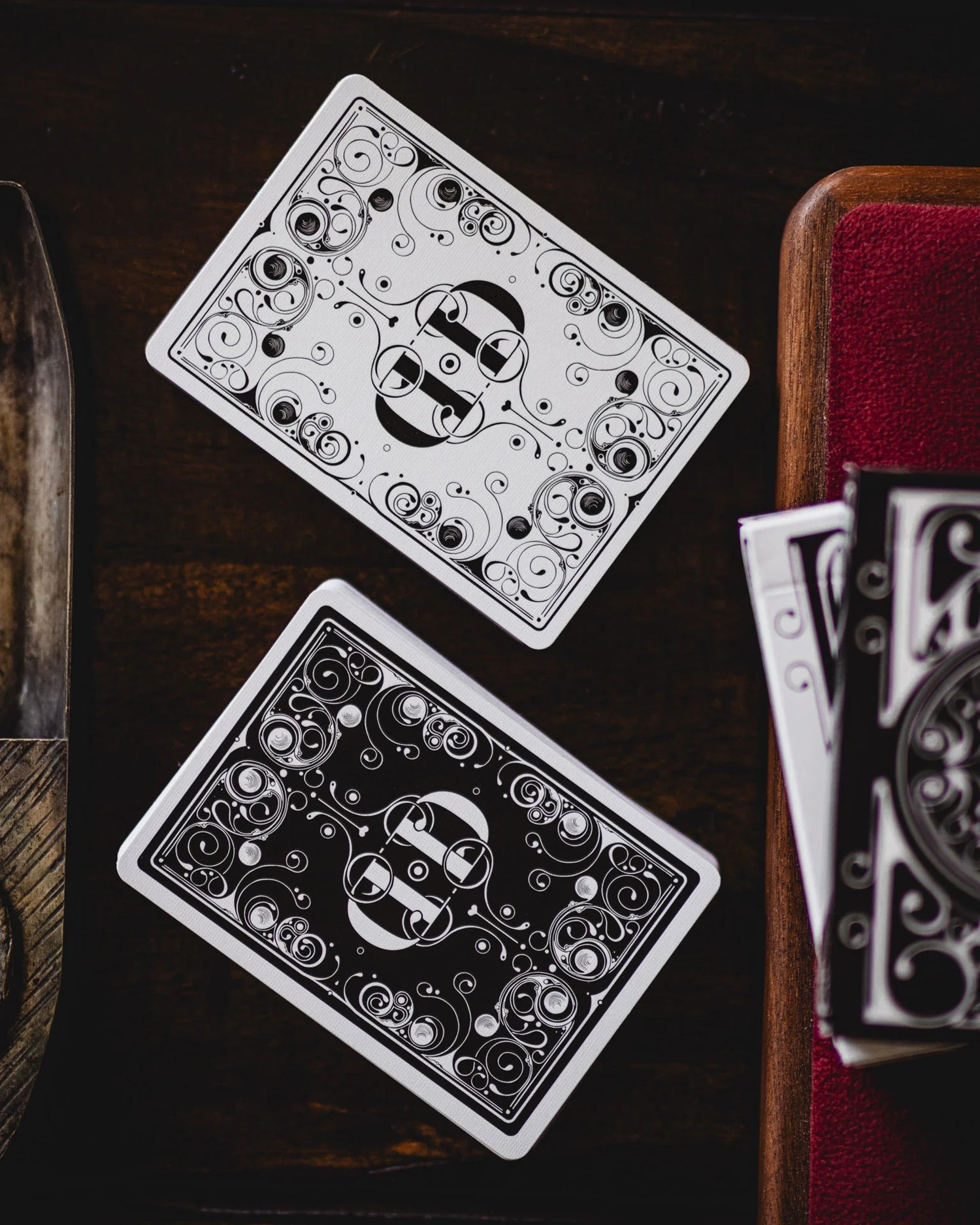 Smoke & Mirrors V2 Relaunch Black/White Playing Cards